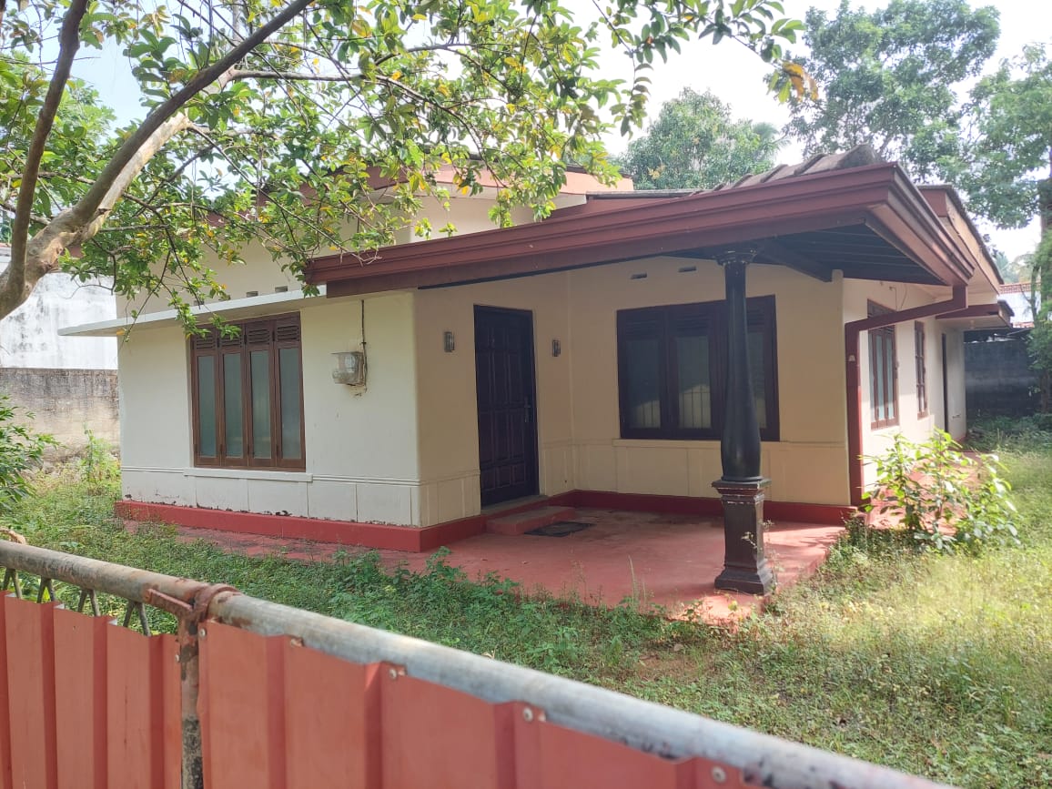House with 12.5perches Land for Sale Near Panadura Hospital