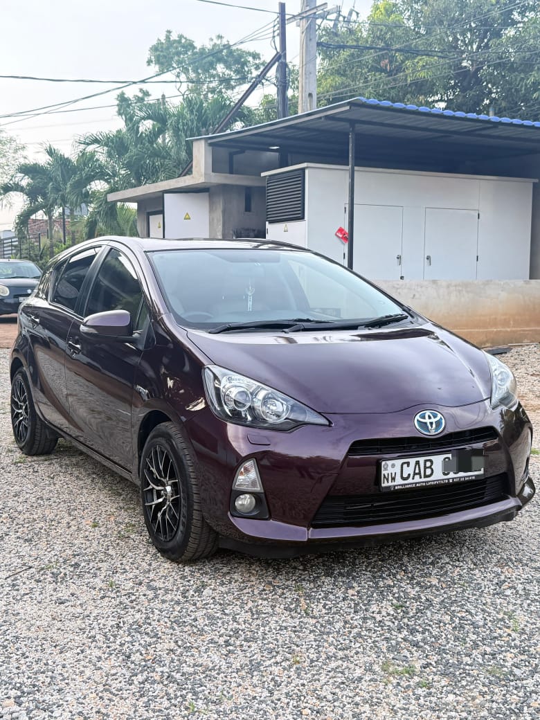 Toyota Aqua G grade 2014