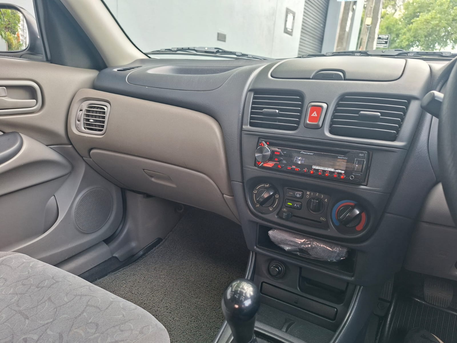 Nissan Sunny N16 2002