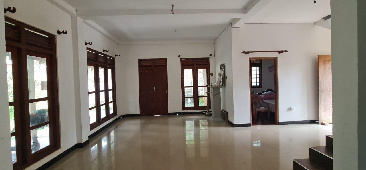 House with Land for Sale Hanwella