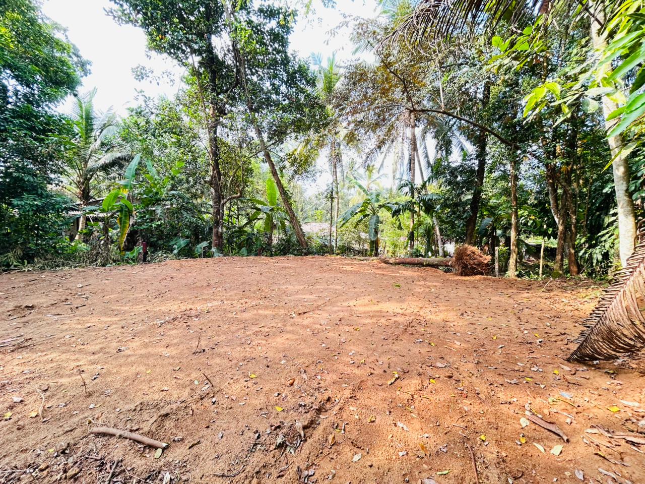 Padukka Town Land for Sale