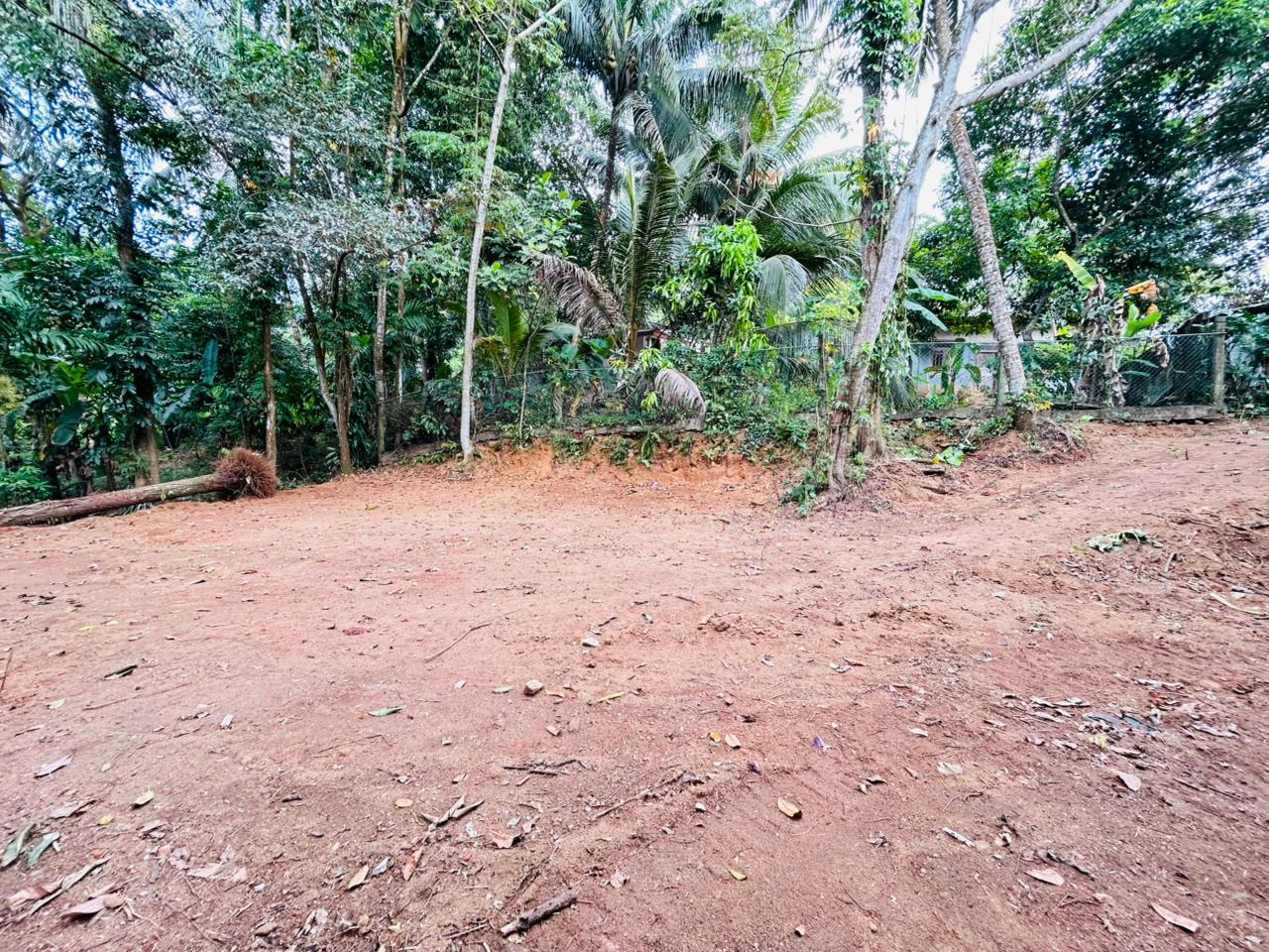 Padukka Town Land for Sale