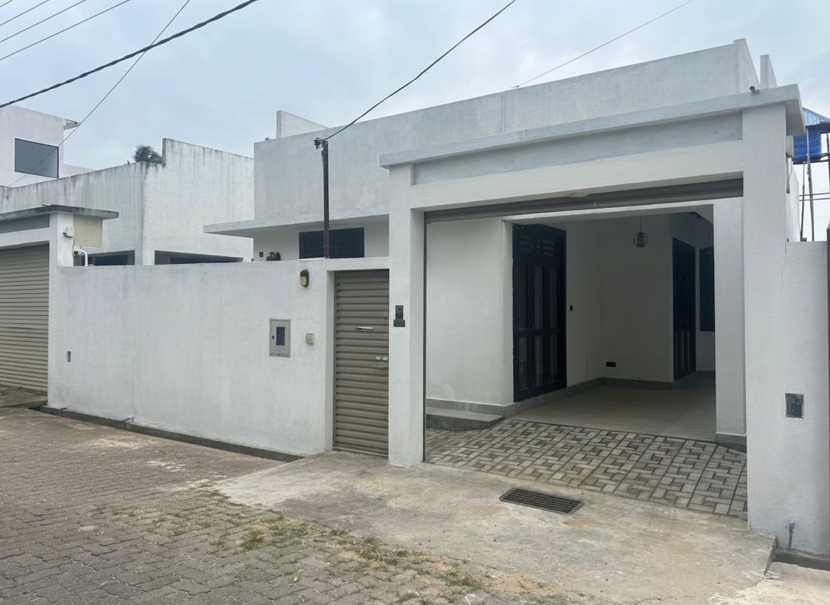 House For Sale In Athurugiriya