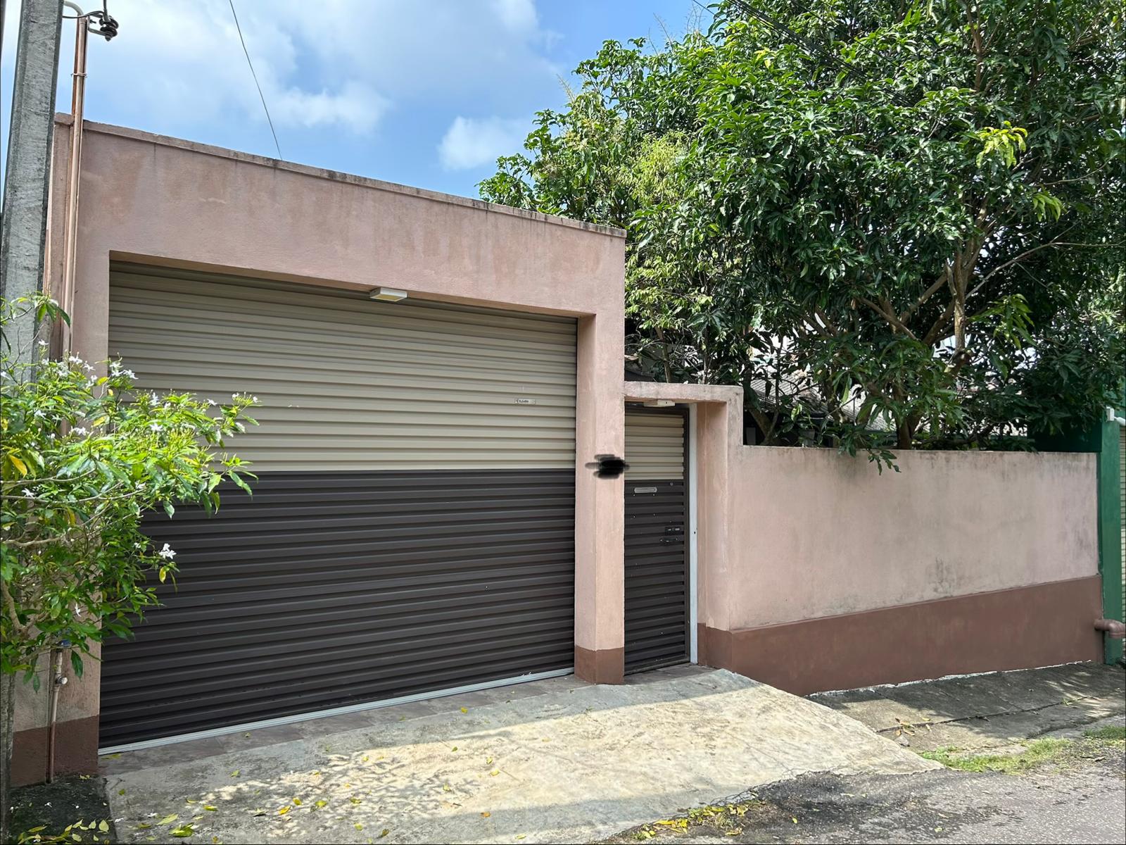 Modern 3 Bedroom House for Sale- Piliyandala