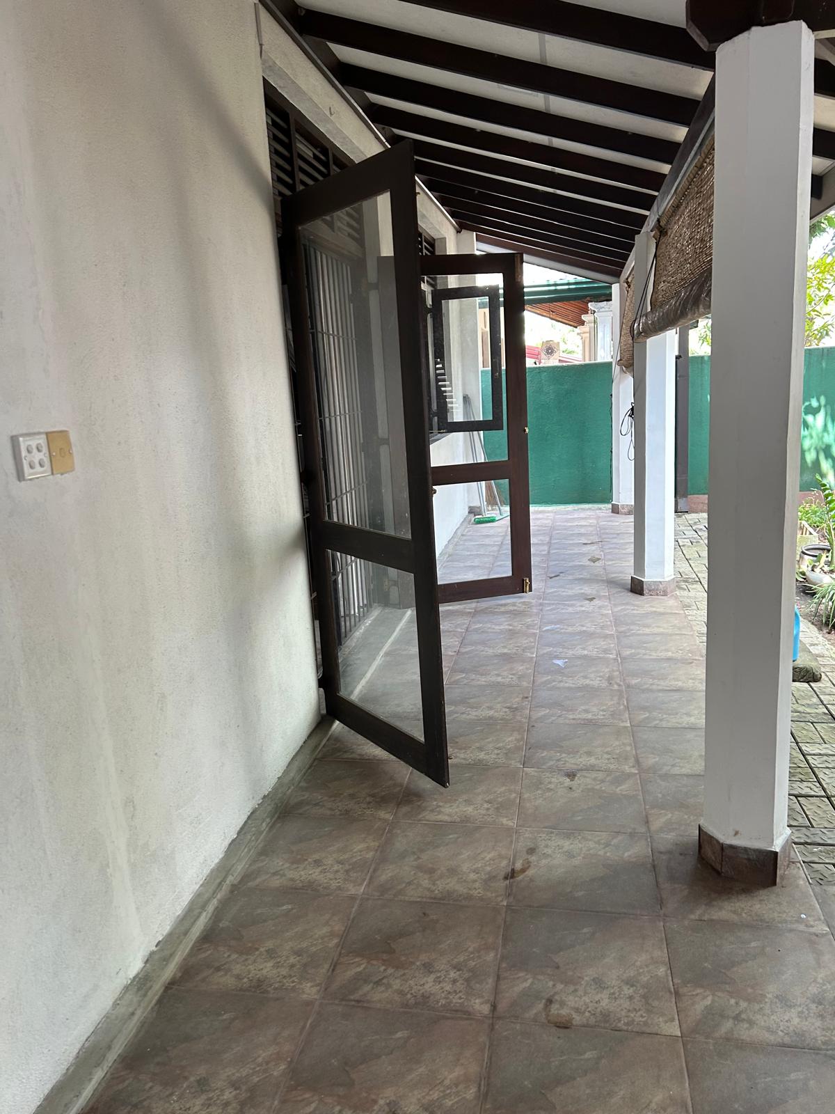 Modern 3 Bedroom House for Sale- Piliyandala