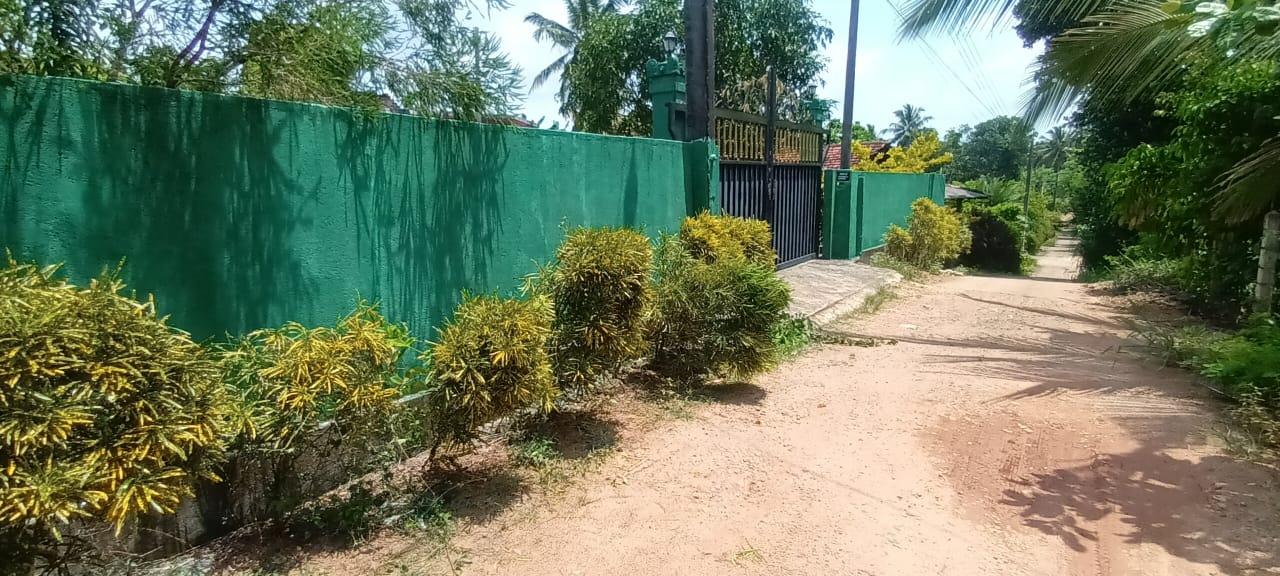 Land with House for Sale in Kurunegala , Narammala
