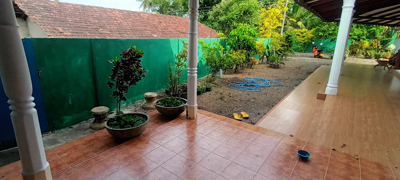 Land with House for Sale in Kurunegala , Narammala