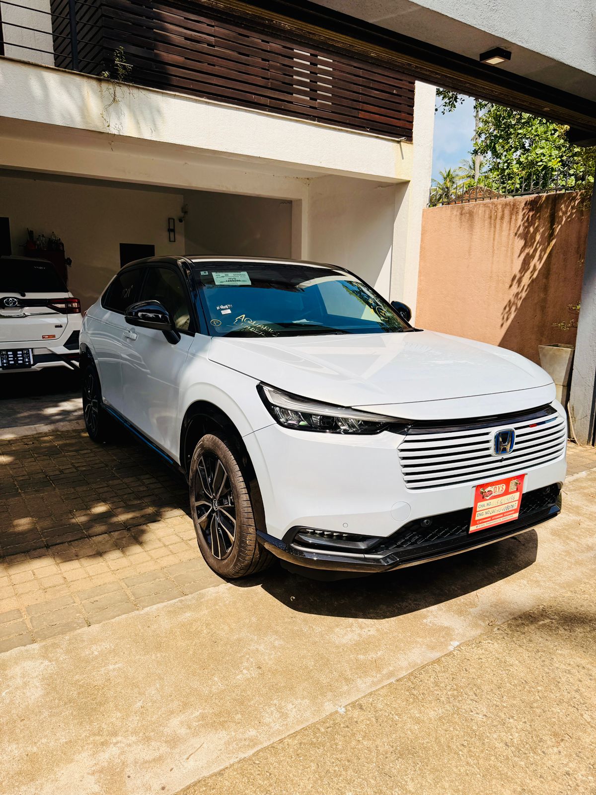 Honda Vezel Z Play Moon Roof 2025