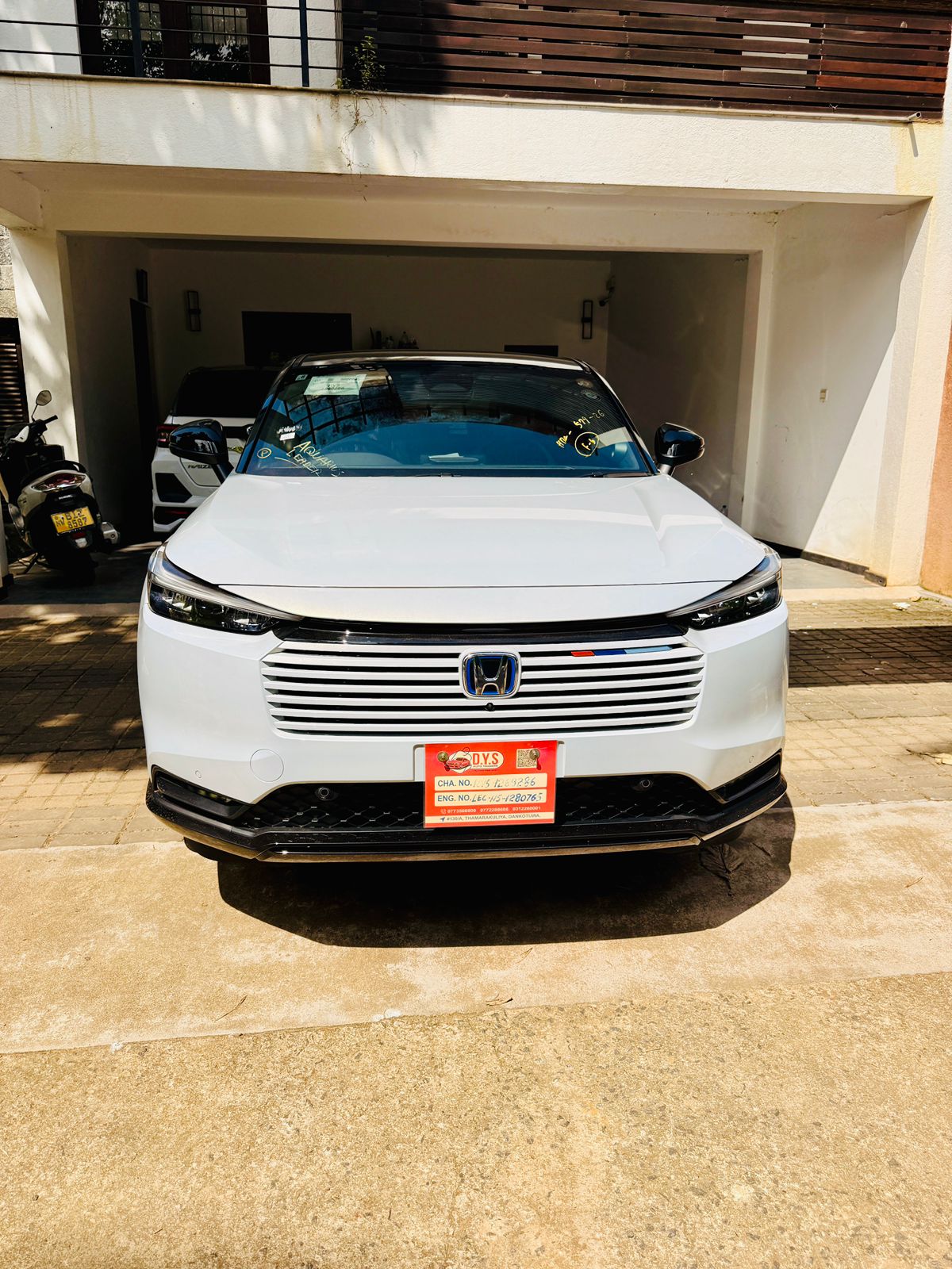 Honda Vezel Z Play Moon Roof 2025