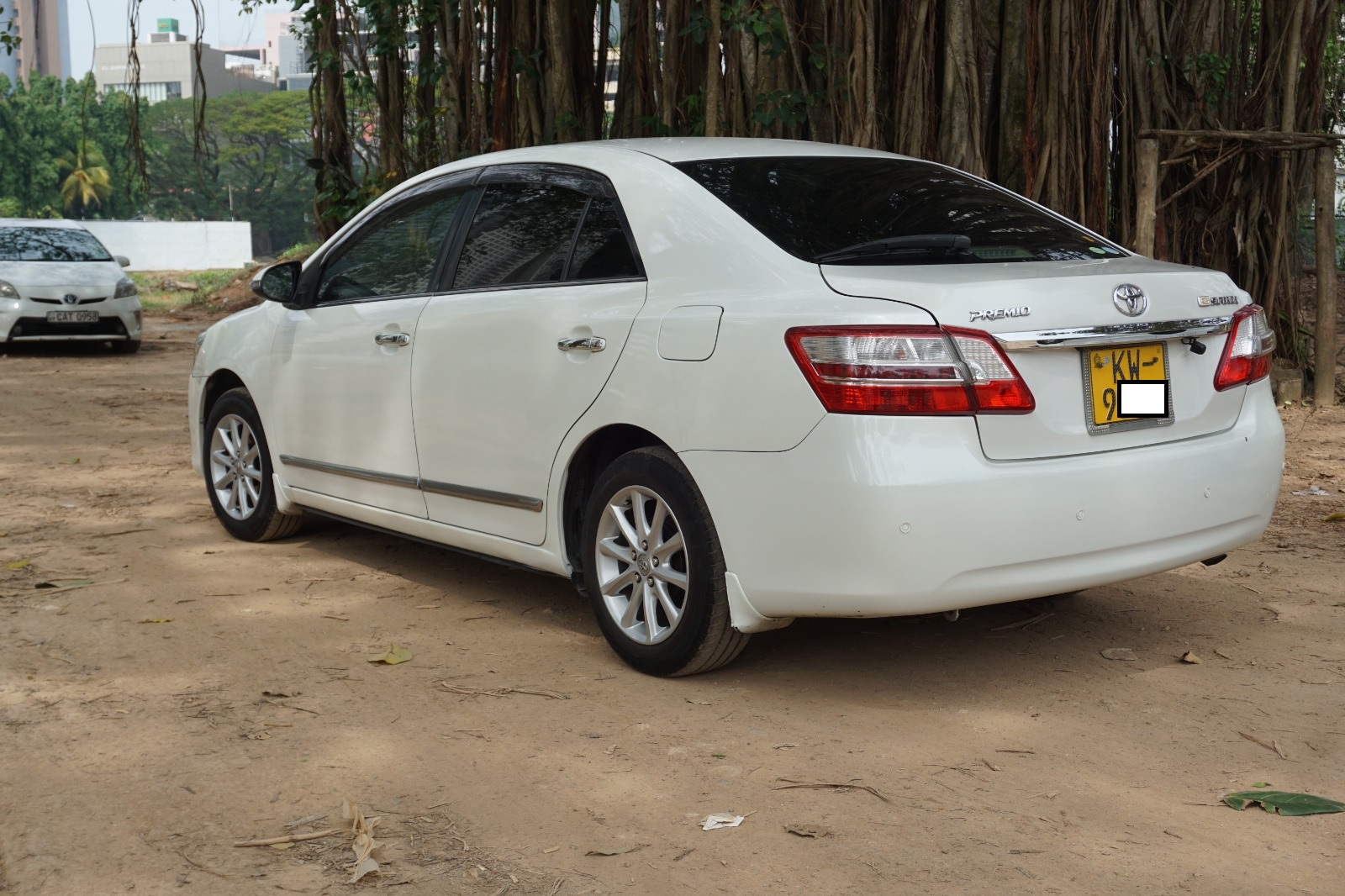 Toyota Premio G – Superior 2013