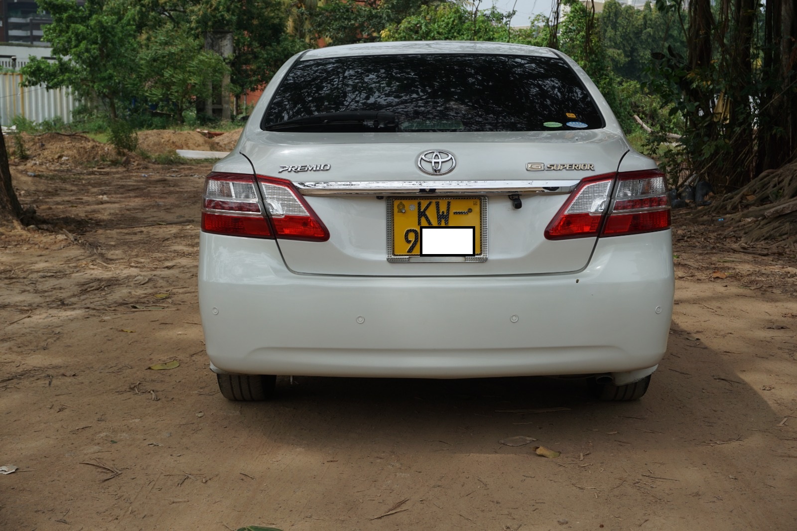 Toyota Premio G – Superior 2013