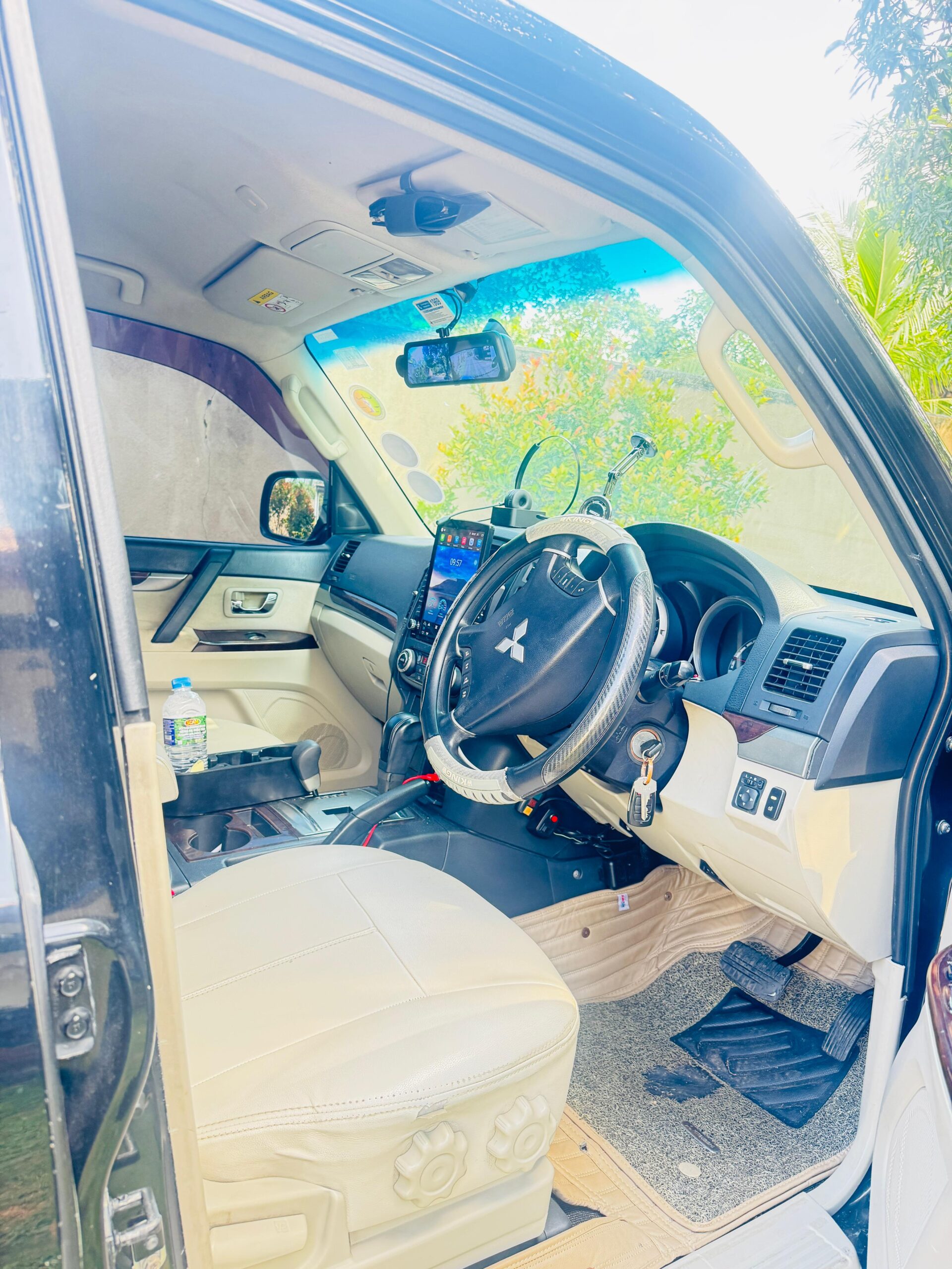 Mitsubishi Montero 2013