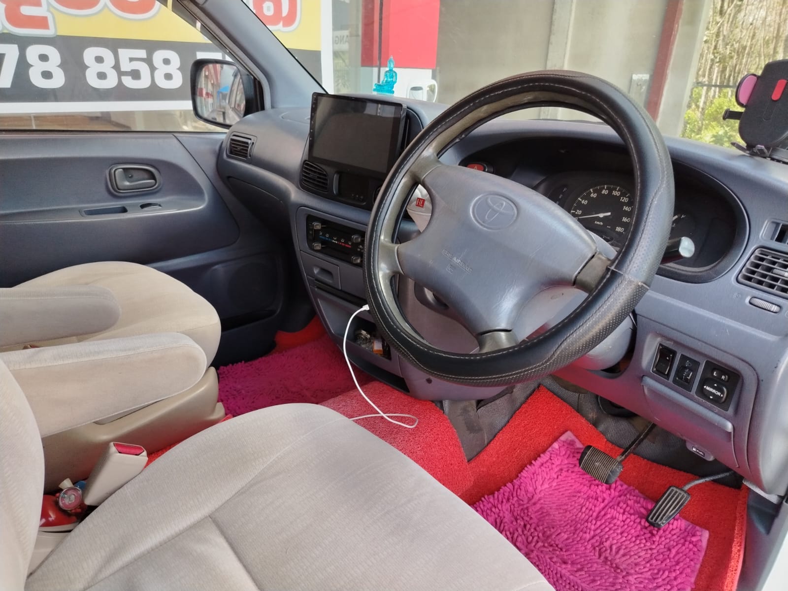 Toyota Noah KR42 2005
