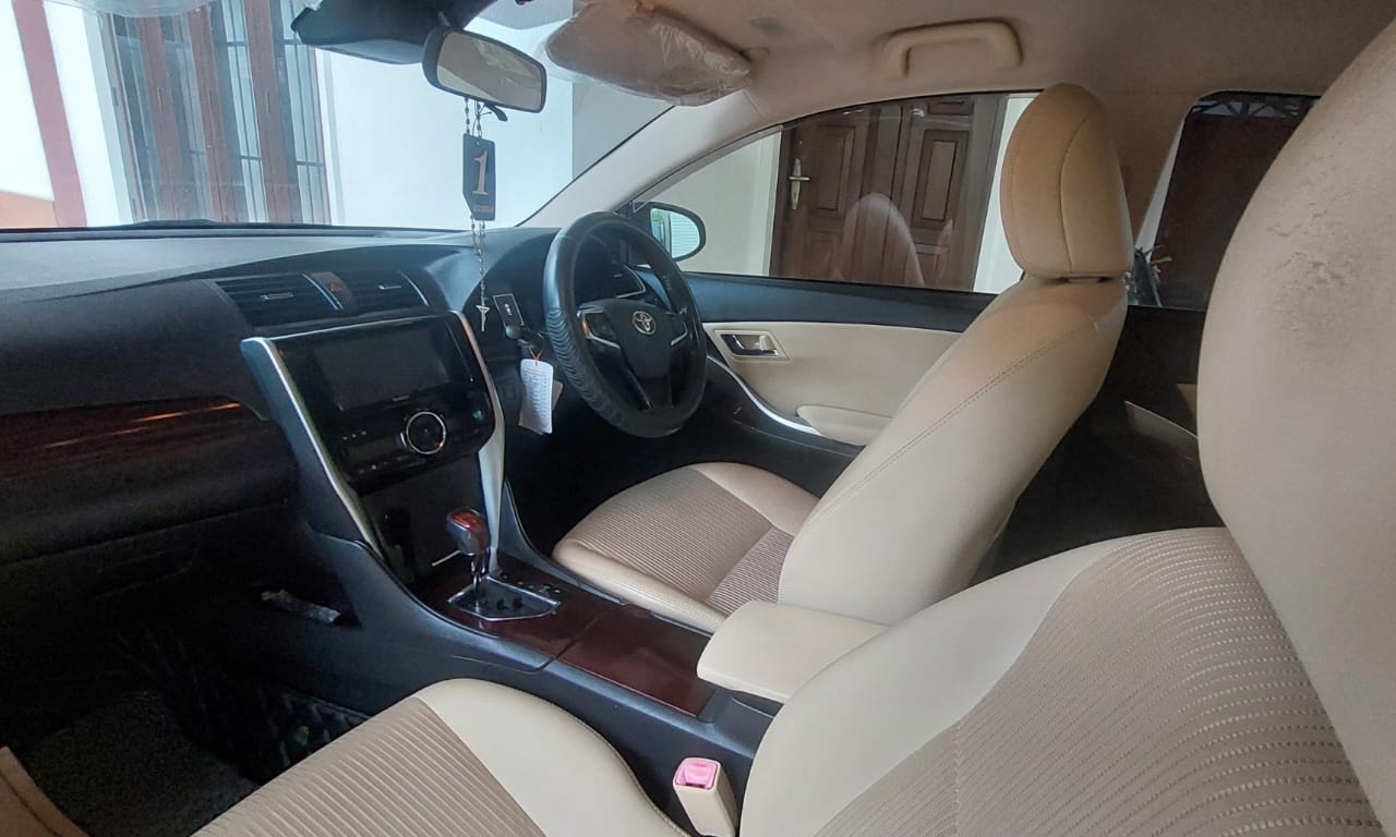 Toyota Premio G Superior 2017