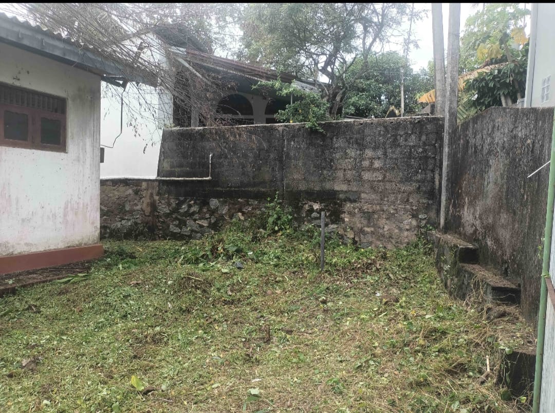 පිළියන්දල මිරිස්වත්ත හංදියට ආසන්නයෙන් පර්චස් 10.9 ක ඉඩමක්