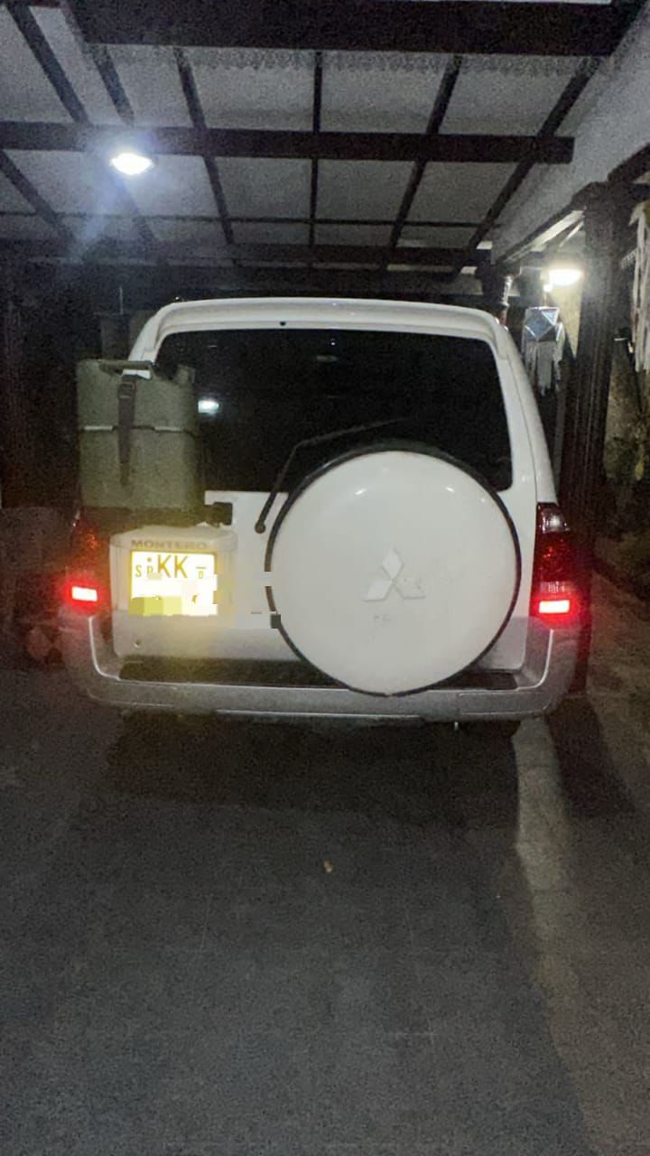 Mitsubishi Montero 2006