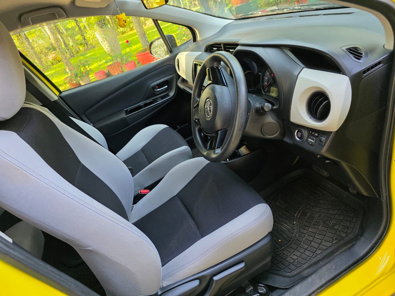 Toyota Vitz 2015
