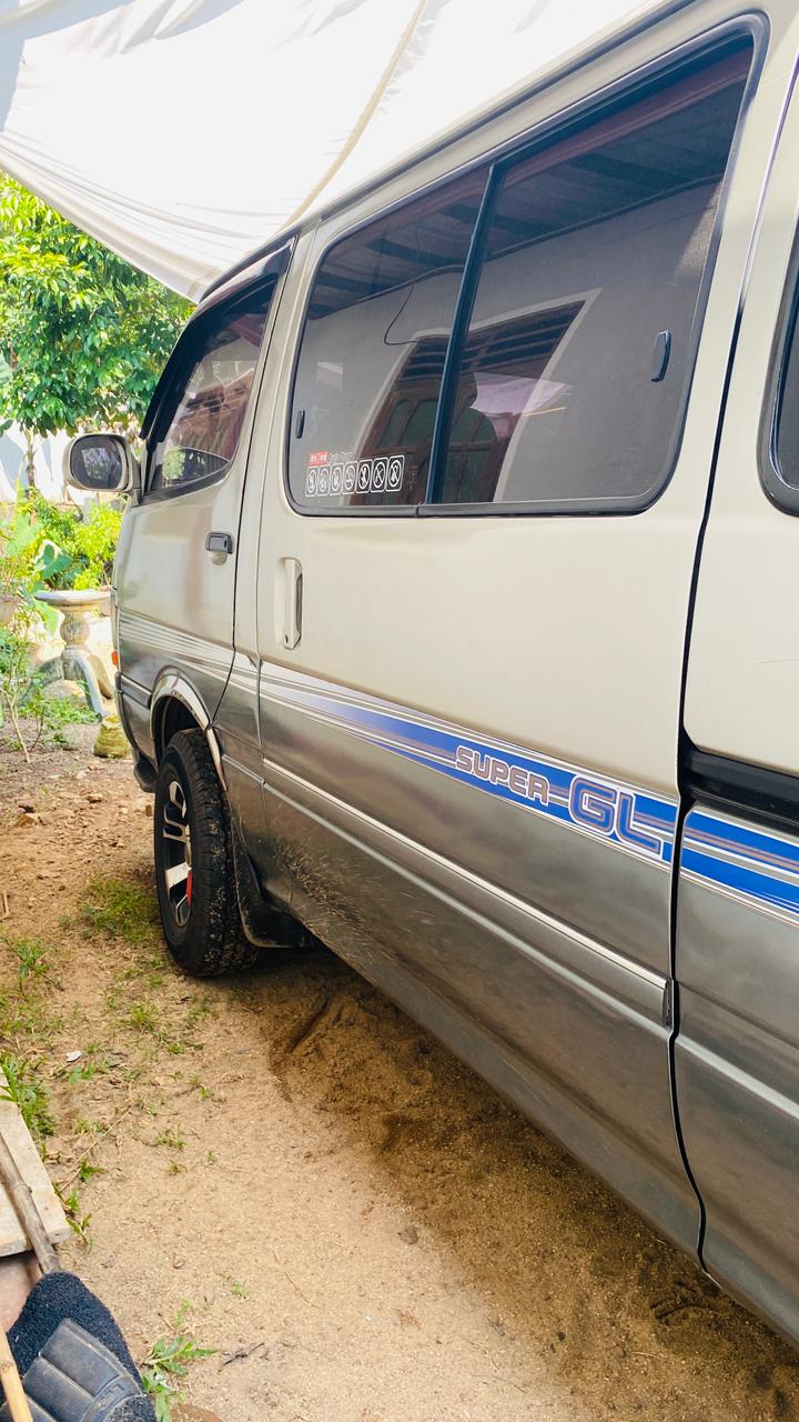 Toyota Dolphin LH 113 1991