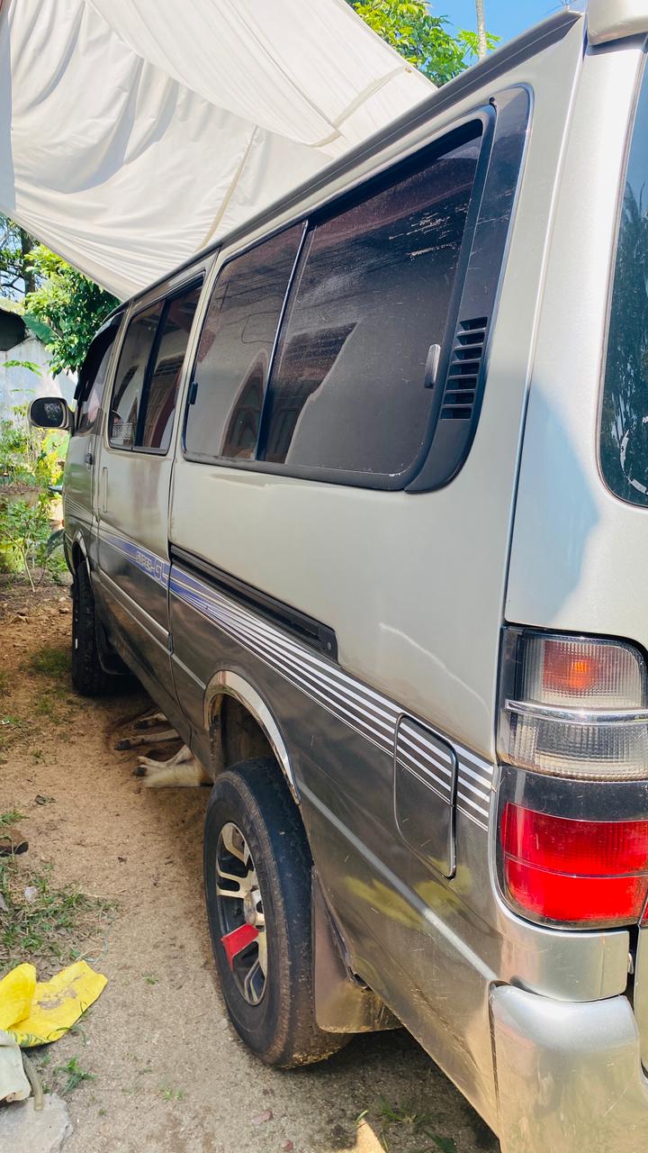 Toyota Dolphin LH 113 1991