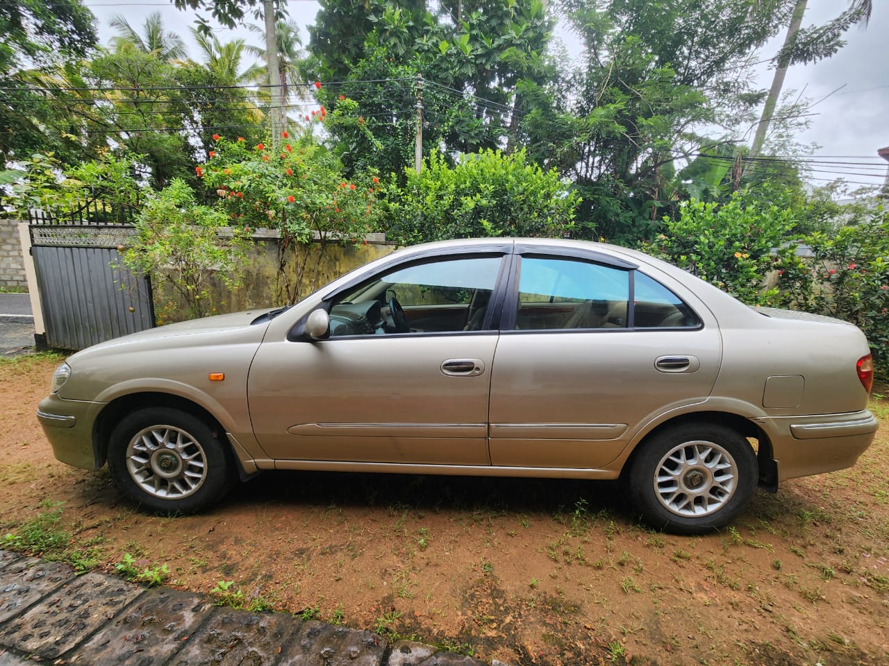 Nissan Sunny 2002 Super Saloon