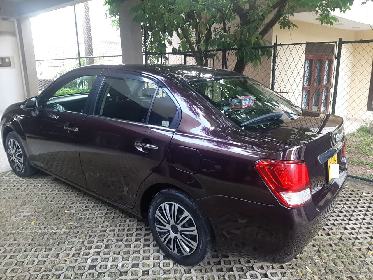 Toyota Axio Hybrid G Grade 2014