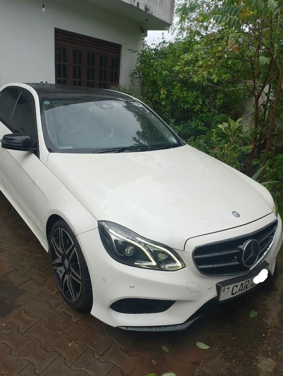Mercedes Benz E300 Blue Tech Hybrid 2015