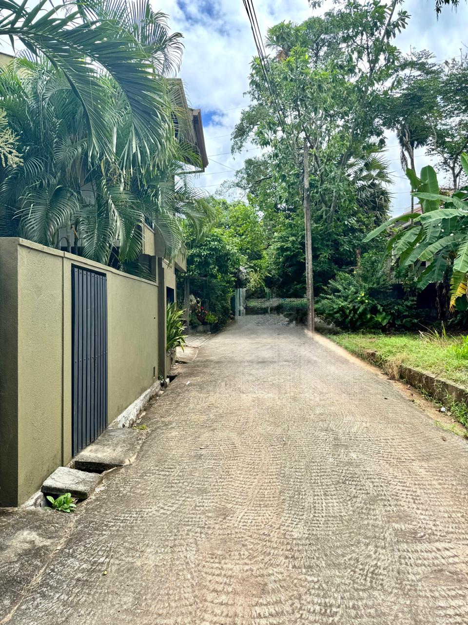 Thalawathugoda – Land for sale