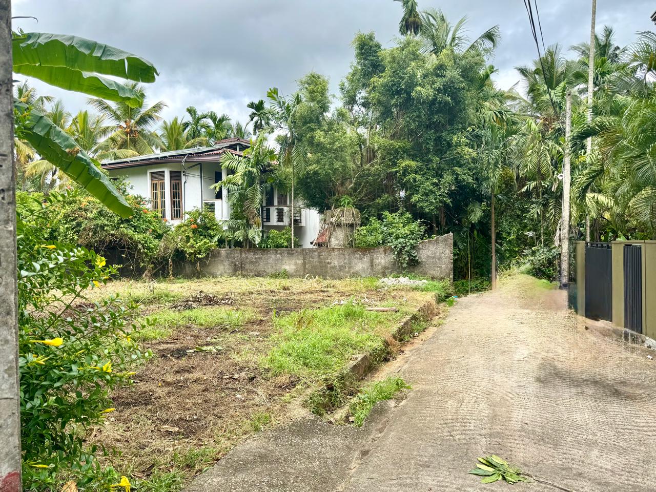 Thalawathugoda – Land for sale