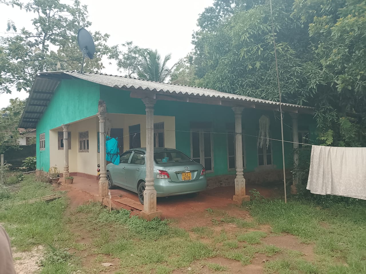 Land With House For Sale In Anuradhapura ( ගංවතුර අවදානමක් නැත.)