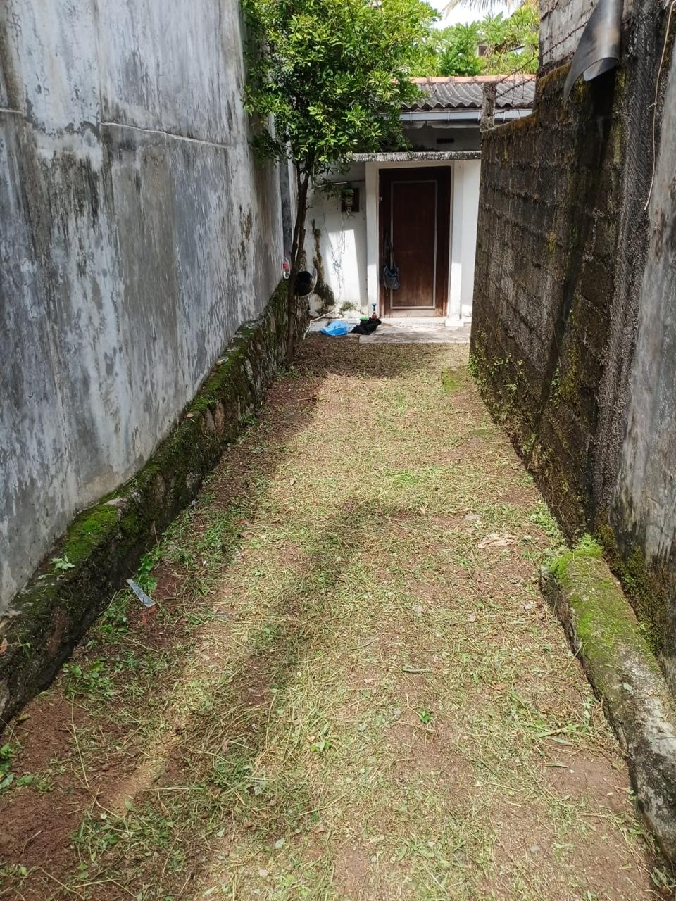 Land For Sale In Closer to the gateway college nawala