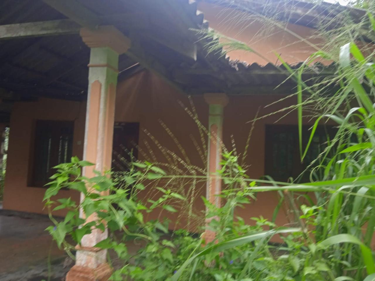 1 Acre Land with House for Sale – Walhaputhana