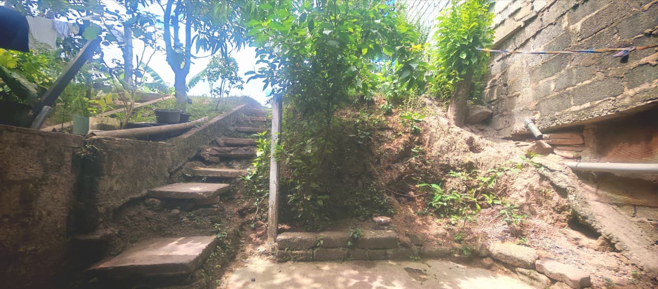 ලක්ෂ 25 කට නිවසක් විකිණීමට ඇත.කොළඹ,කොලොන්නාව..