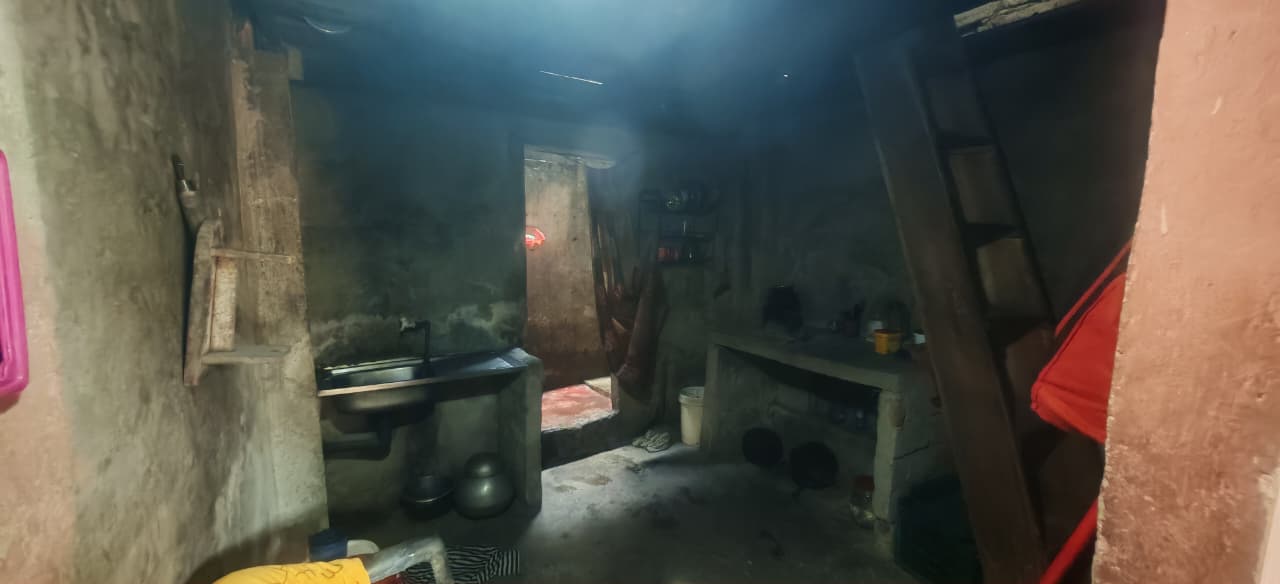 ලක්ෂ 25 කට නිවසක් විකිණීමට ඇත.කොළඹ,කොලොන්නාව..