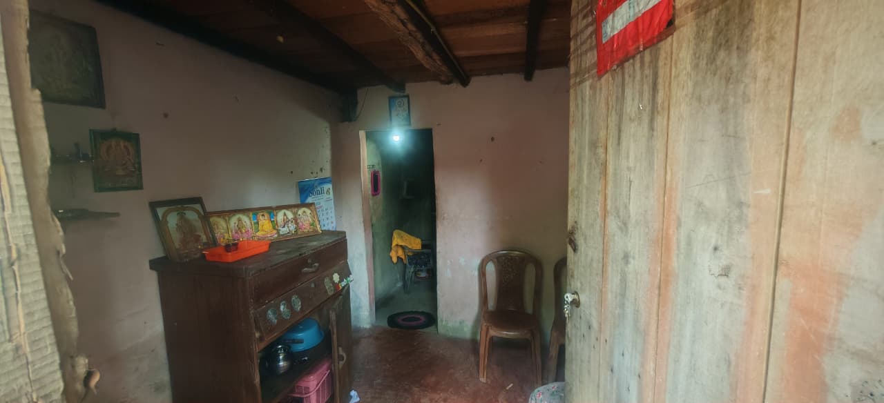 ලක්ෂ 25 කට නිවසක් විකිණීමට ඇත.කොළඹ,කොලොන්නාව..