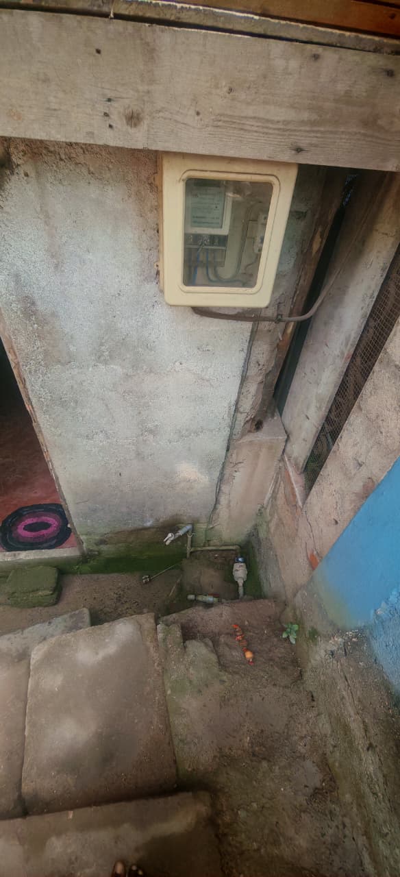 ලක්ෂ 25 කට නිවසක් විකිණීමට ඇත.කොළඹ,කොලොන්නාව..