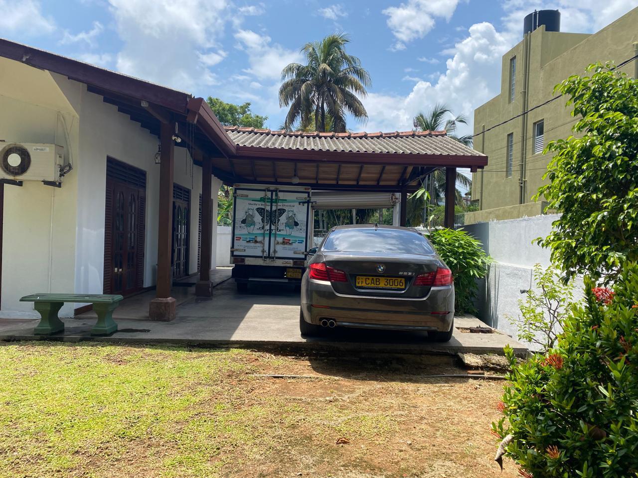 House With Land  Sale In Katubedda .