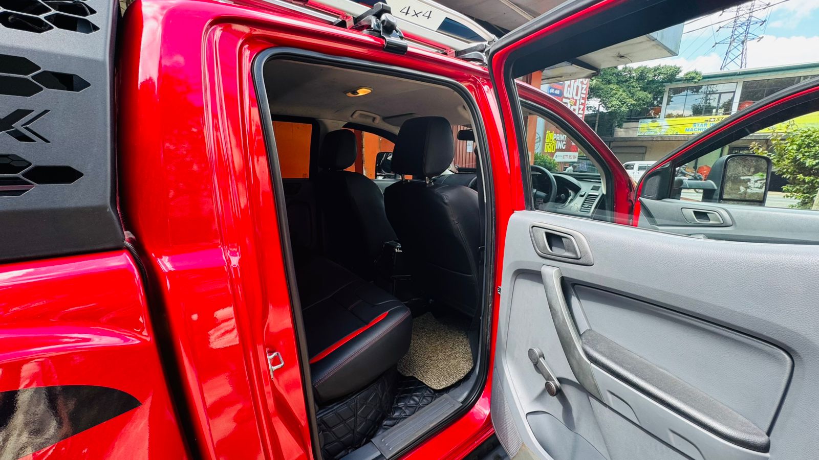 **Ford Raptor Ranger – Unstoppable 4×4 Diesel Beast! 🚗**  Unleash adventure with this robust used Ford Raptor Ranger, ready to conquer any Sri Lankan terrain. Powered by a potent 2000cc diesel engine and featuring a responsive manual transmission, this SUV-4×4 is built for performance and durability. Experience unparalleled off-road capability and commanding presence on every journey.  *   **Condition:** Used *   **Engine Capacity:** 2000cc *   **Fuel Type:** Diesel *   **Transmission:** Manual *   **Body:** SUV-4×4  Don’t miss this opportunity! Contact us today to arrange a viewing and test drive. Your next adventure awaits! https://ikman.lk/en/ad/ford-raptor-ranger-2013-for-sale-kandy