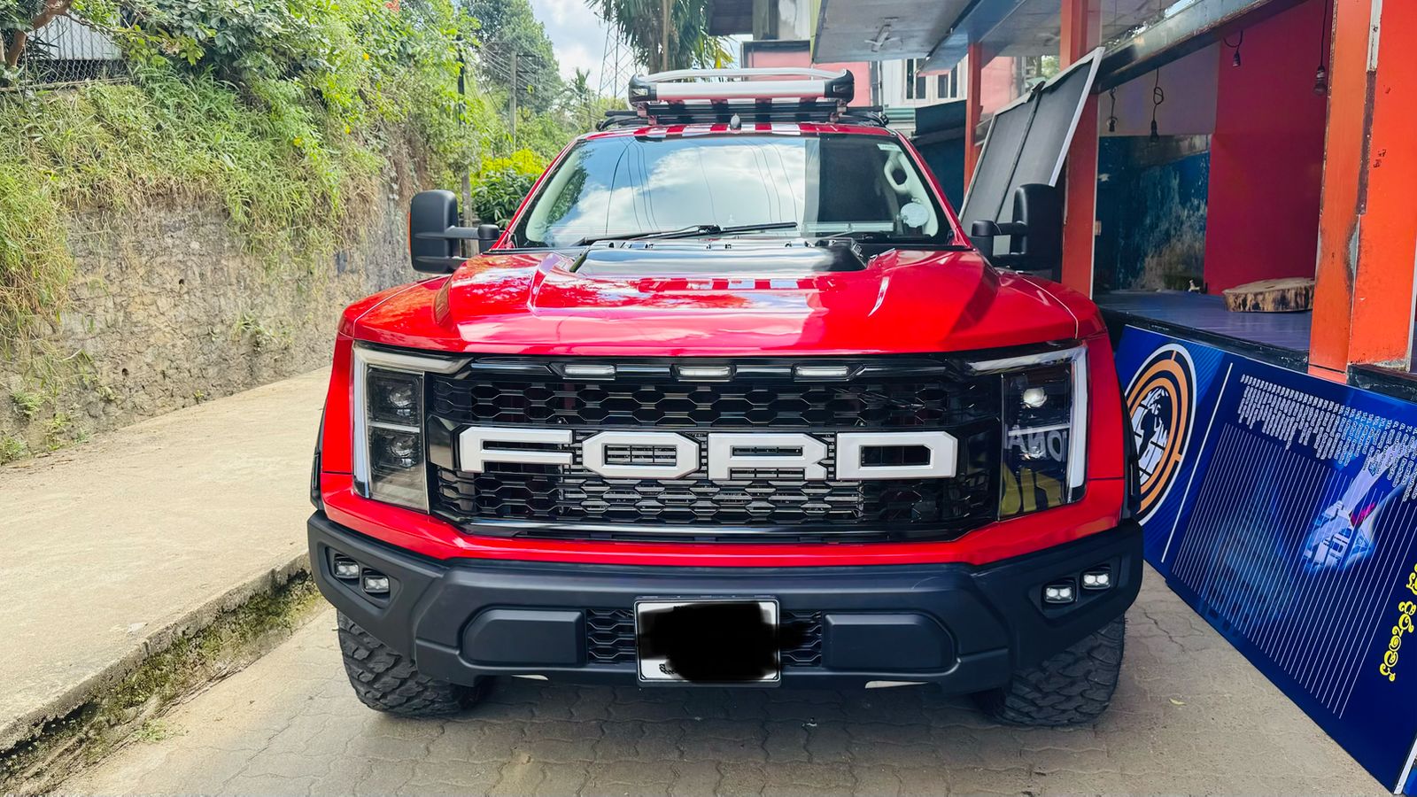 **Ford Raptor Ranger – Unstoppable 4×4 Diesel Beast! 🚗**  Unleash adventure with this robust used Ford Raptor Ranger, ready to conquer any Sri Lankan terrain. Powered by a potent 2000cc diesel engine and featuring a responsive manual transmission, this SUV-4×4 is built for performance and durability. Experience unparalleled off-road capability and commanding presence on every journey.  *   **Condition:** Used *   **Engine Capacity:** 2000cc *   **Fuel Type:** Diesel *   **Transmission:** Manual *   **Body:** SUV-4×4  Don’t miss this opportunity! Contact us today to arrange a viewing and test drive. Your next adventure awaits! https://ikman.lk/en/ad/ford-raptor-ranger-2013-for-sale-kandy