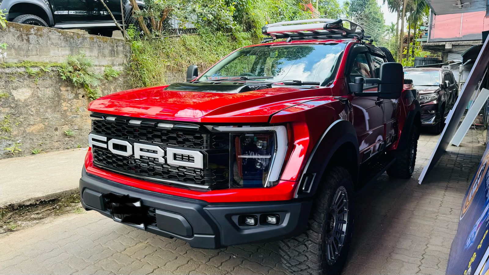 **Ford Raptor Ranger – Unstoppable 4×4 Diesel Beast! 🚗**  Unleash adventure with this robust used Ford Raptor Ranger, ready to conquer any Sri Lankan terrain. Powered by a potent 2000cc diesel engine and featuring a responsive manual transmission, this SUV-4×4 is built for performance and durability. Experience unparalleled off-road capability and commanding presence on every journey.  *   **Condition:** Used *   **Engine Capacity:** 2000cc *   **Fuel Type:** Diesel *   **Transmission:** Manual *   **Body:** SUV-4×4  Don’t miss this opportunity! Contact us today to arrange a viewing and test drive. Your next adventure awaits! https://ikman.lk/en/ad/ford-raptor-ranger-2013-for-sale-kandy