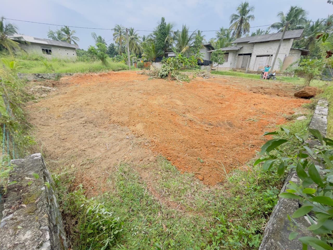 ඌරාපොළ බෝපැත්ත පර්චස් 14