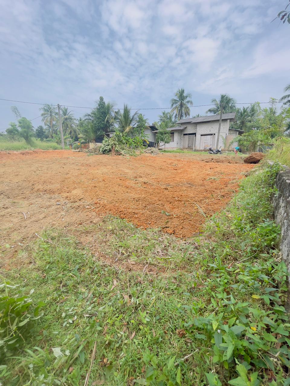 ඌරාපොළ බෝපැත්ත පර්චස් 14