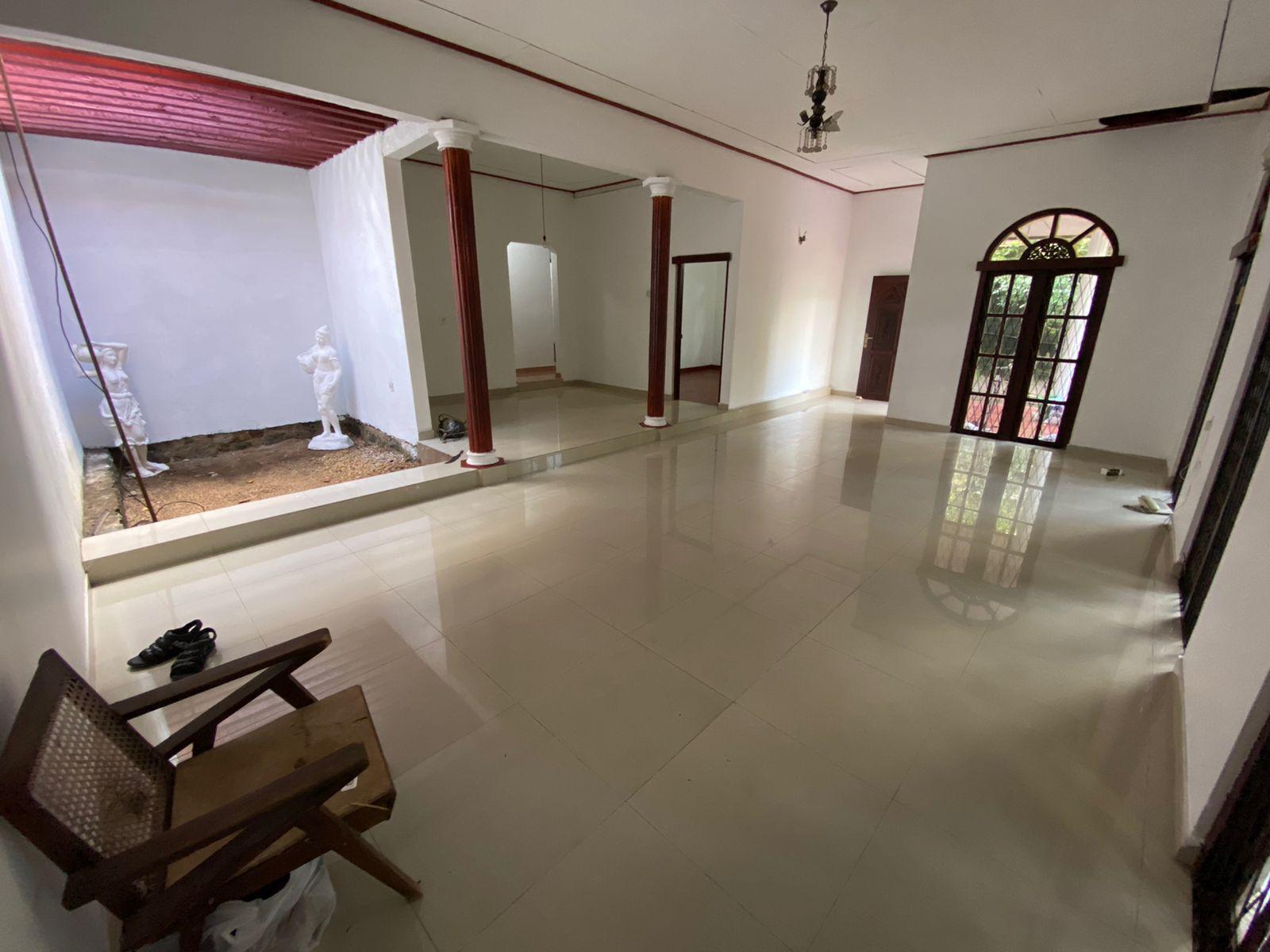 House With Land For Sale In Kadawatha Mawaramandiya.