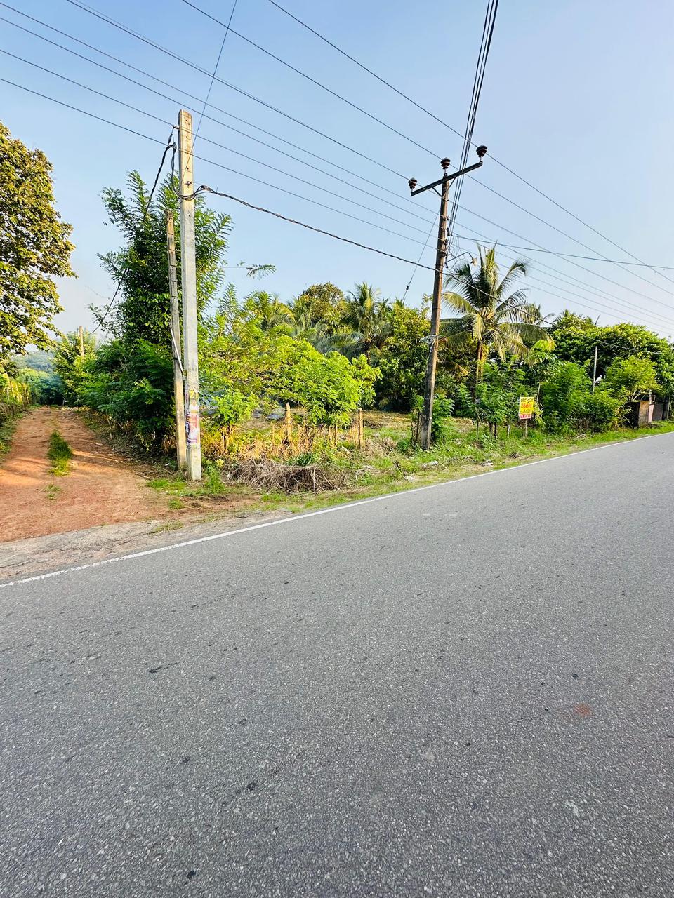 පර්චස් 430ක නිවසක් සහිත ඉඩමක් විකිණීමට ඇත