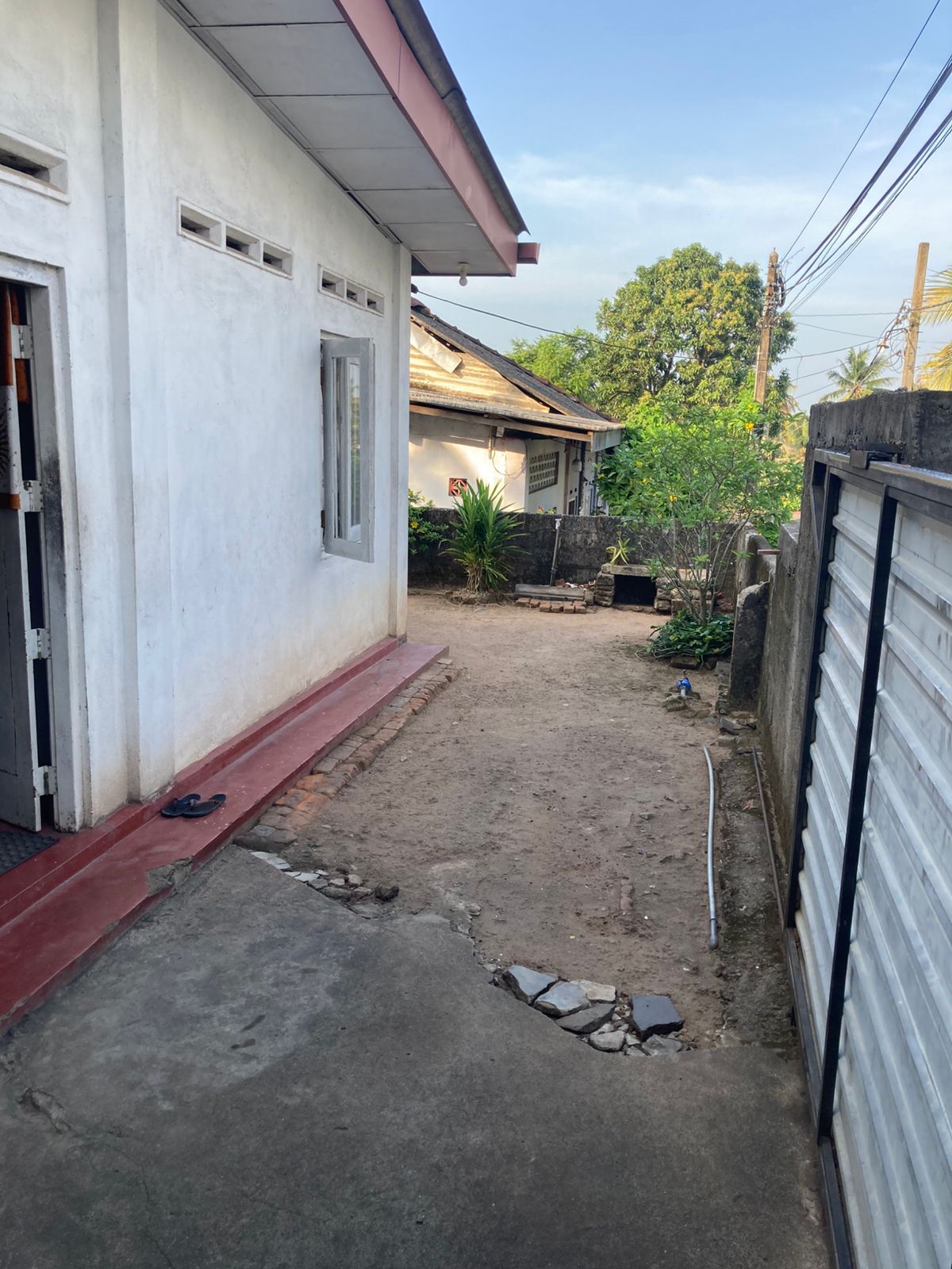 Land for sate in Angoda, Delgahawatta.