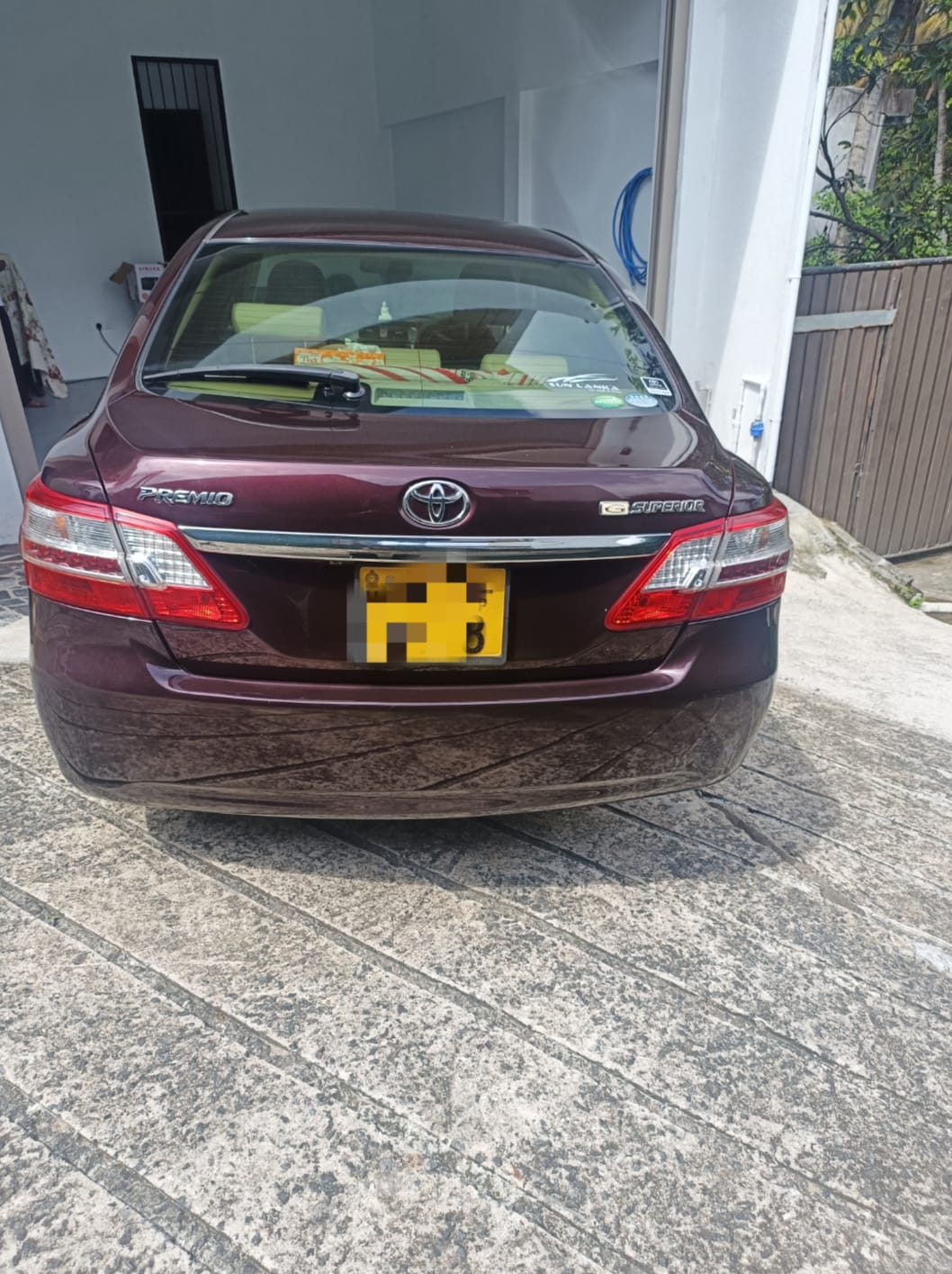 Toyota Premio 2013
