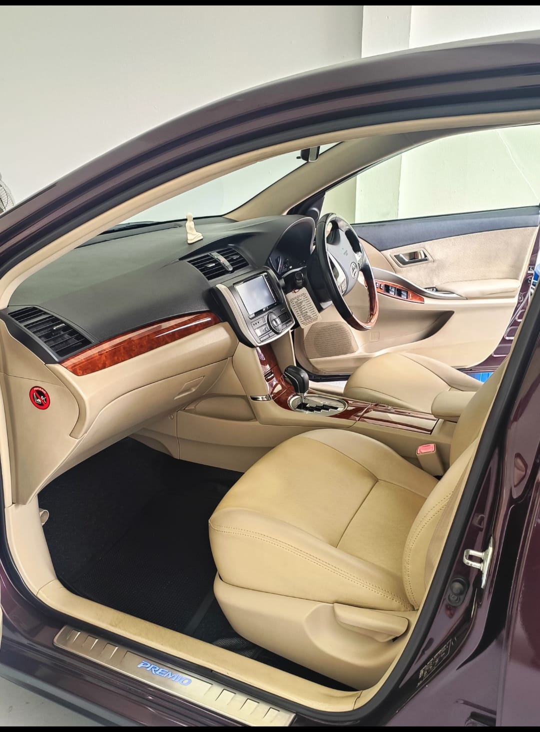 Toyota Premio 2013