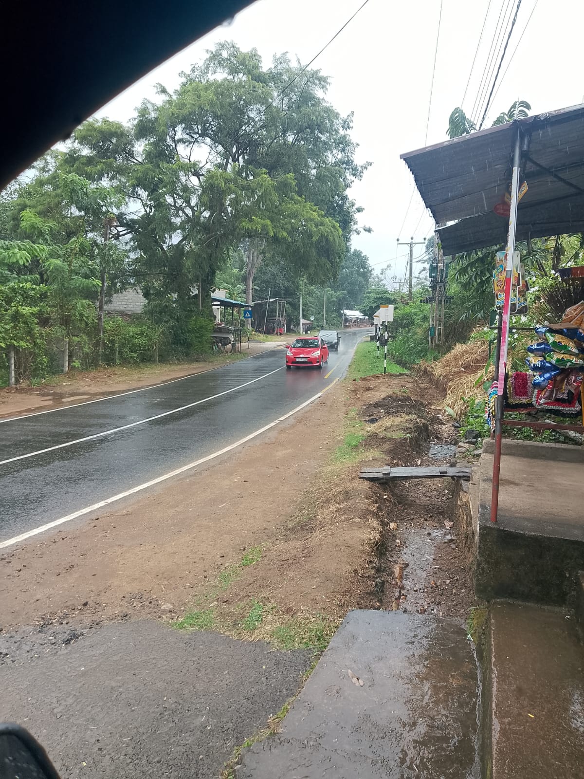 House with land for sale (Karadagolla)