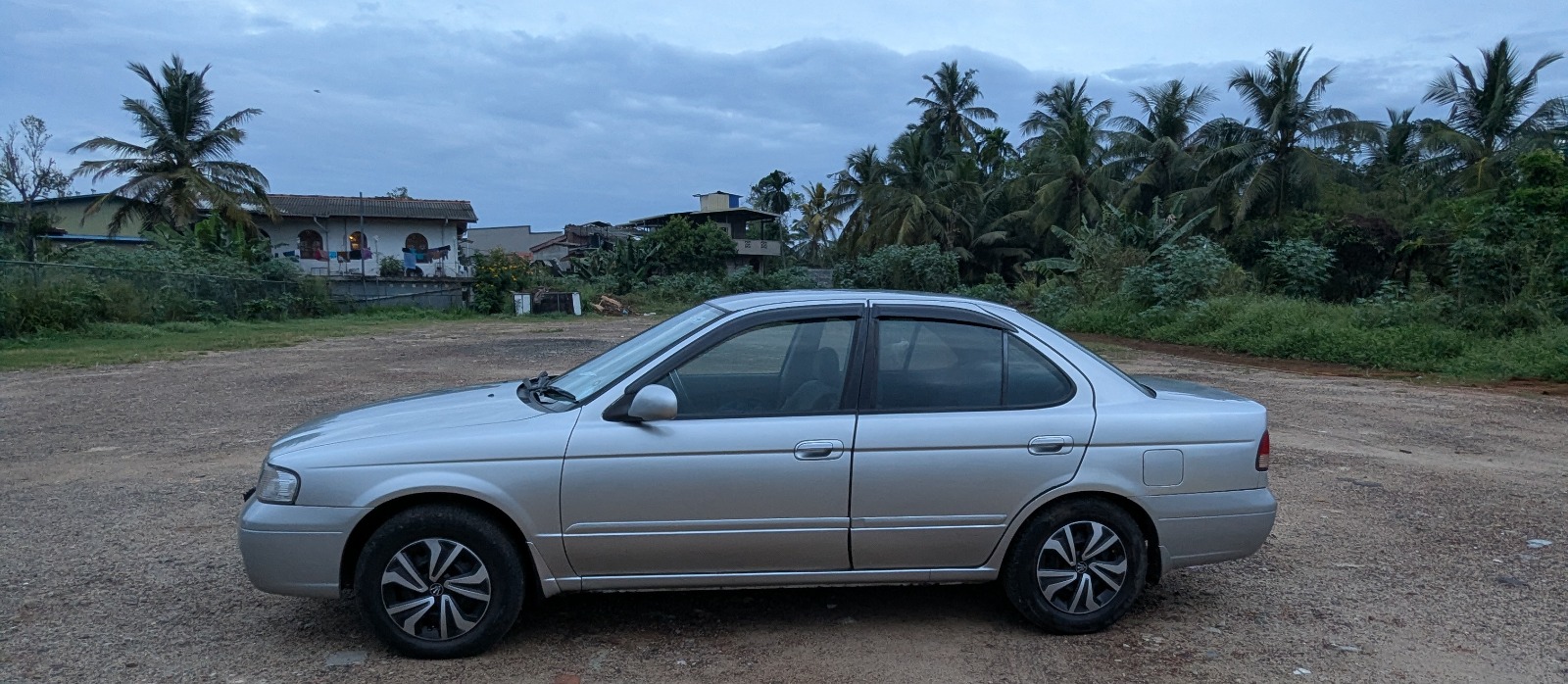 Nissan Sunny FB15 2003