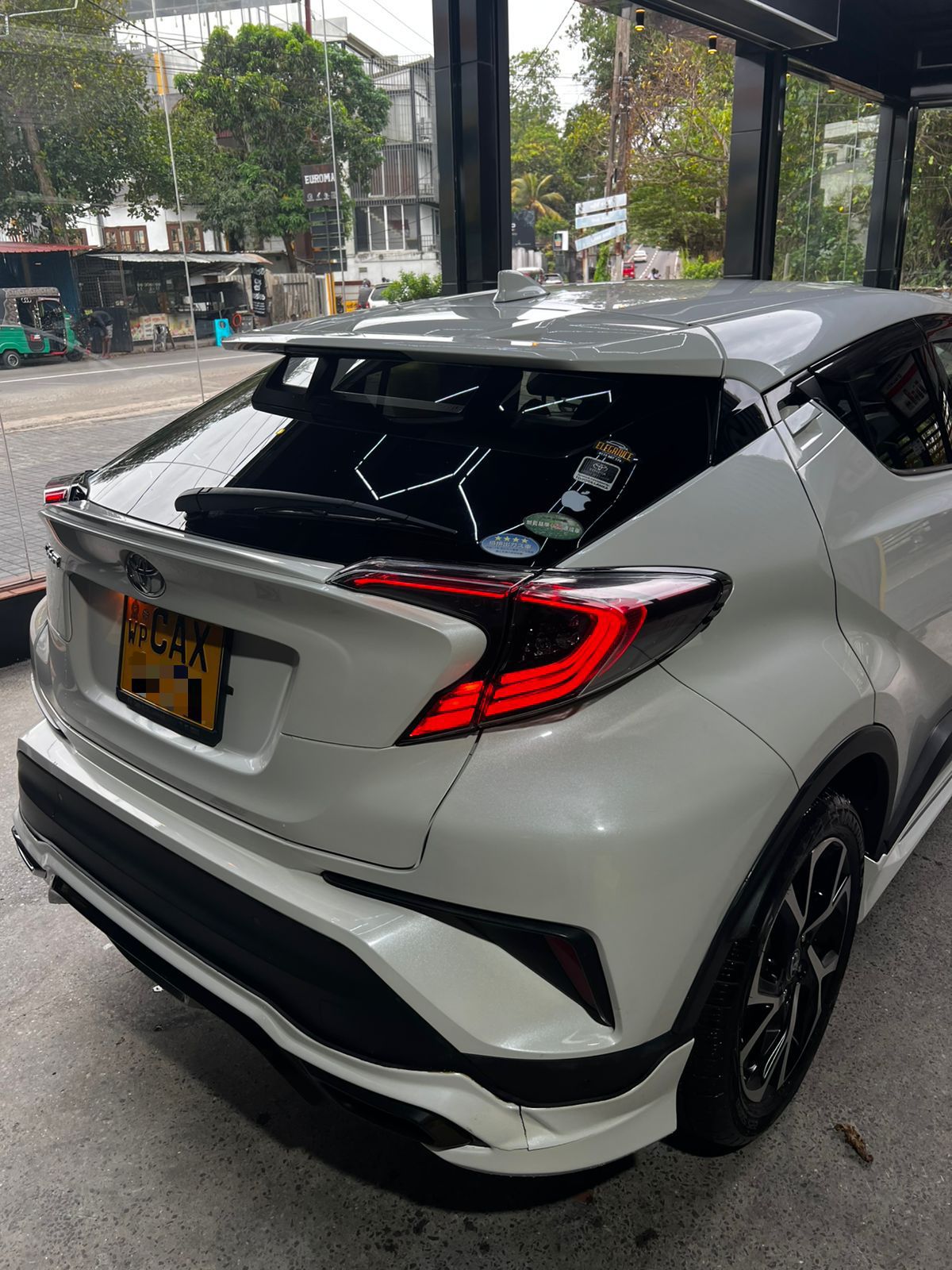 Toyota CHR NGX50 2017