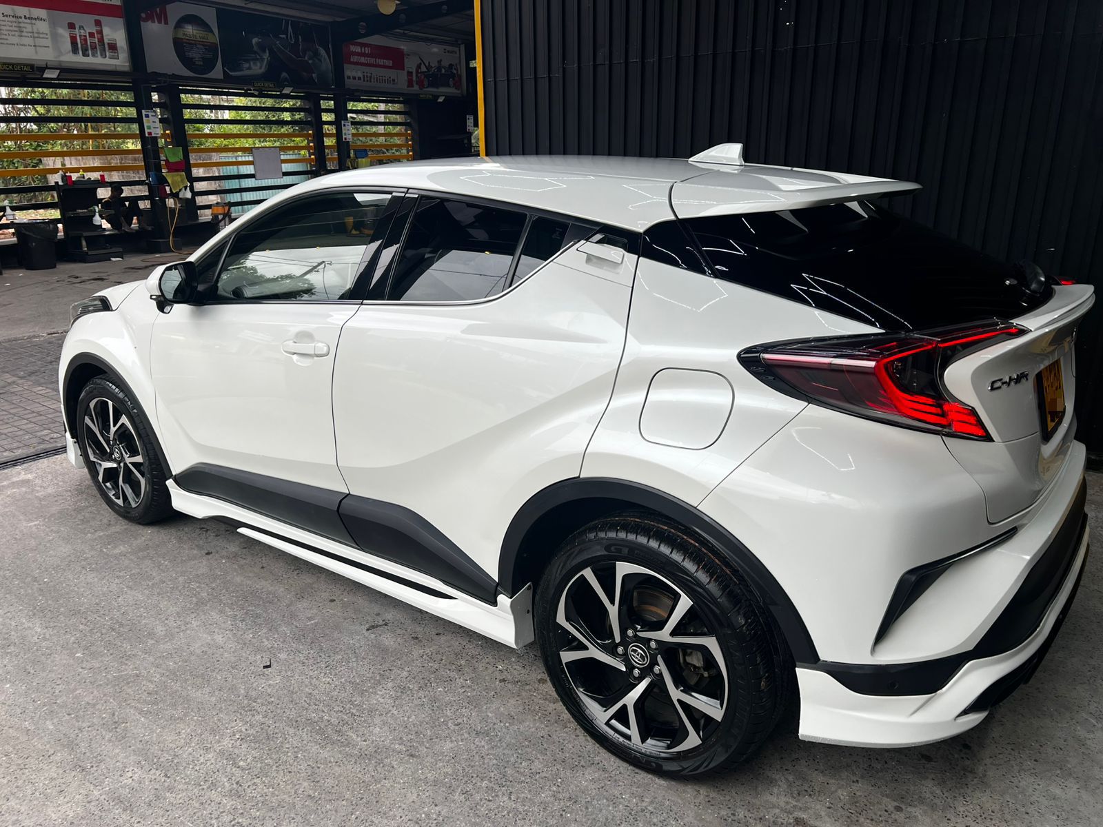 Toyota CHR NGX50 2017